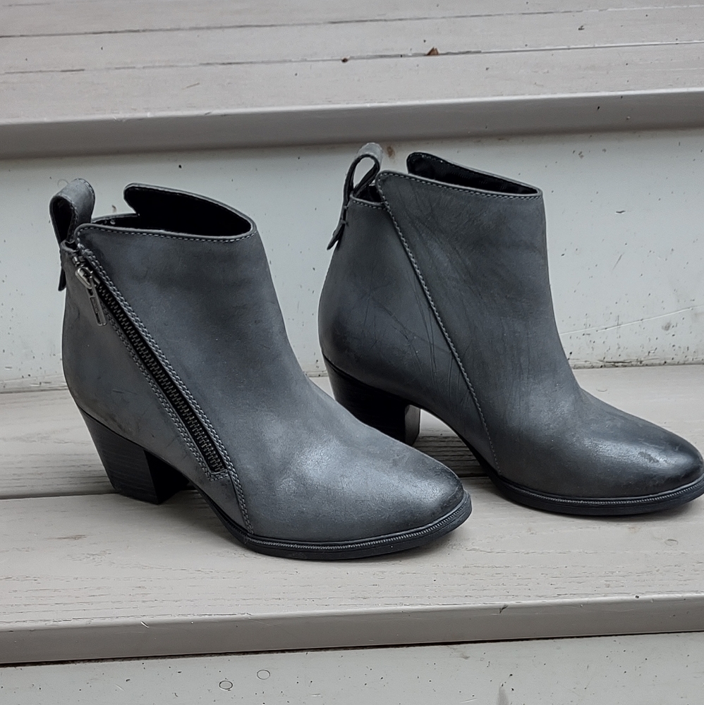 Firm final price!*Rockport leather Bootie(7M)